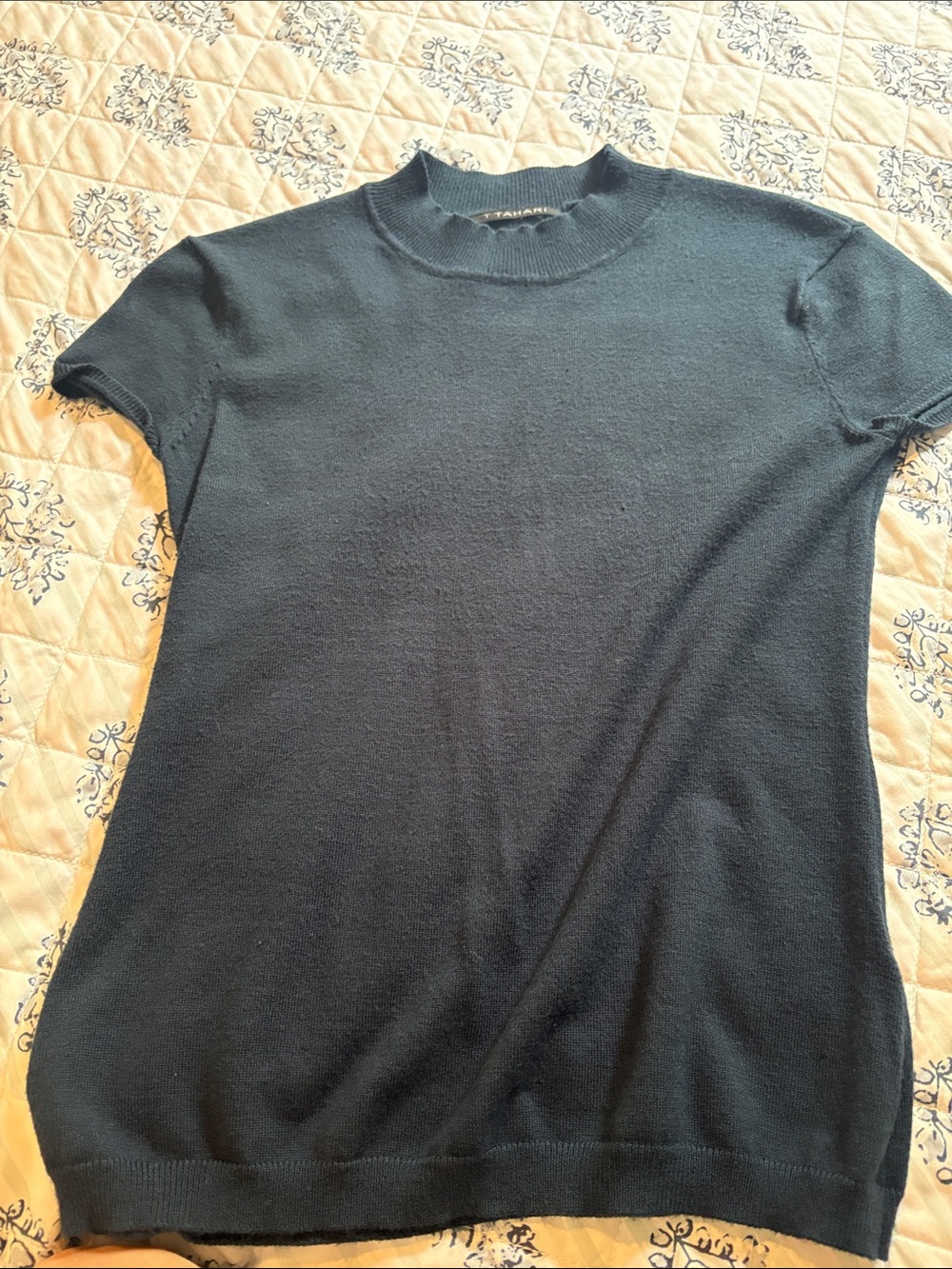 T Tahari Navy Short Sleeve Knit Top